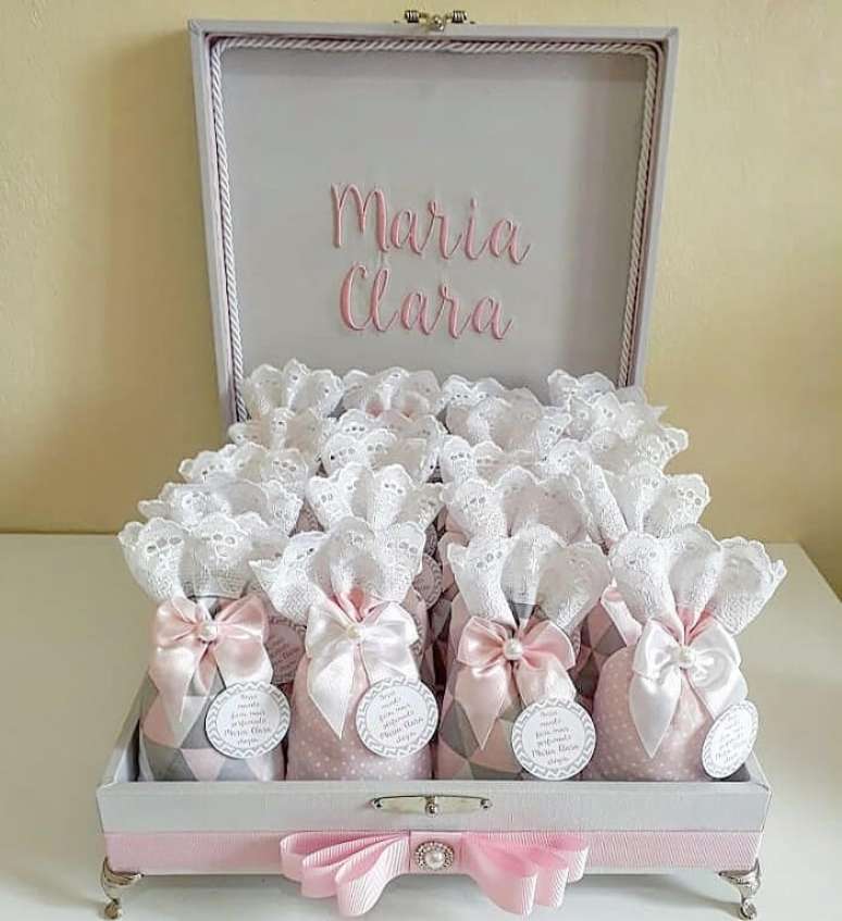 66. Sach&ecirc; perfumado utilizado como lembrancinha de maternidade. Fonte: Ateli&ecirc; Ess&ecirc;ncia e Mimos