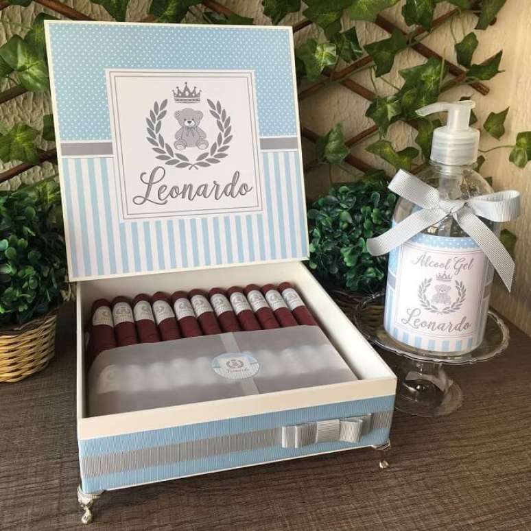 70. Vai um charutinho de chocolate, a&iacute; ? Fonte: Mimos e Caprichos