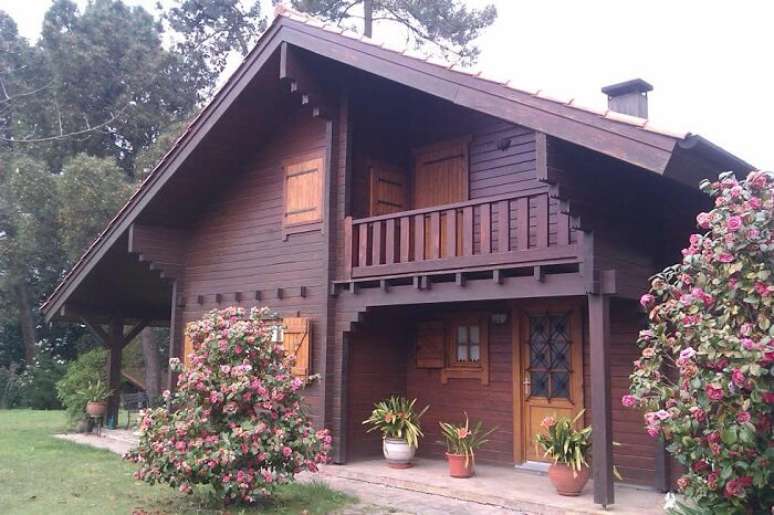 12. Casa de madeira com varanda superior que dá acesso ao quarto. Fonte: Revista Viva Decora