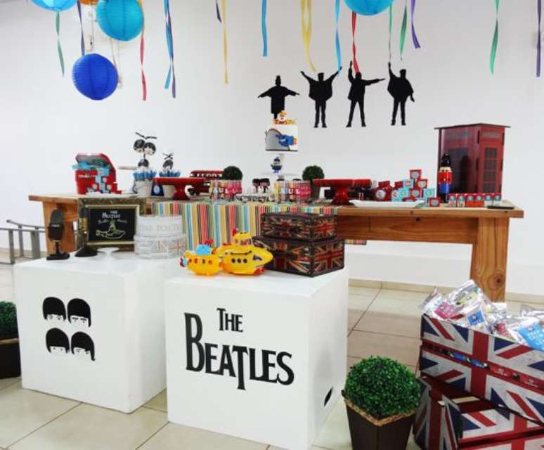 6. Decoração anos 60 inspirada na banda mais famosa do mundo: The Beatles – Por: Pinterest