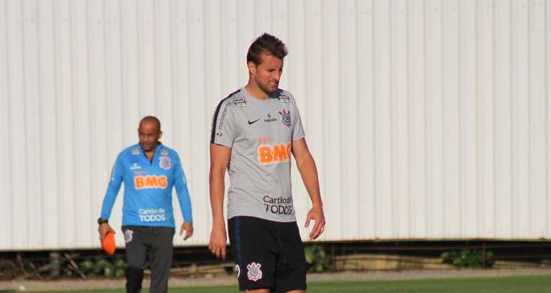 Henrique está de saída do Corinthians.