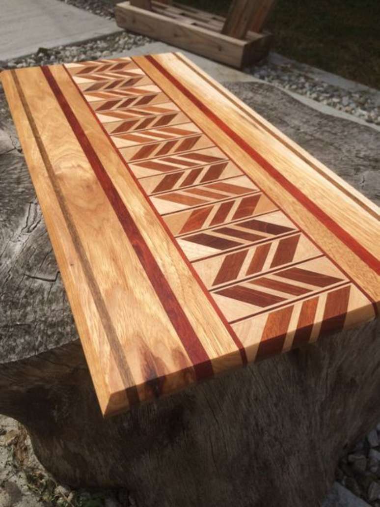 42. Um m&oacute;vel pode ter muitos detalhes com a marchetaria. Foto: UOL