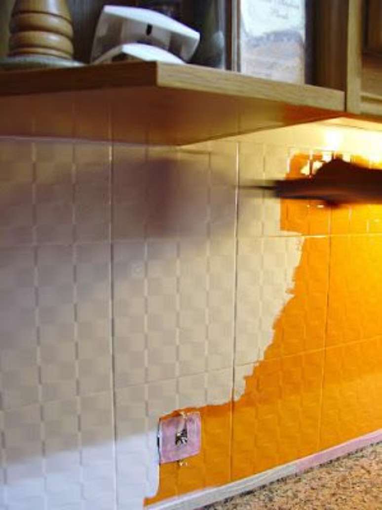31. Tinta para azulejo de cozinha amarelo – Por: Dica de arquitetura