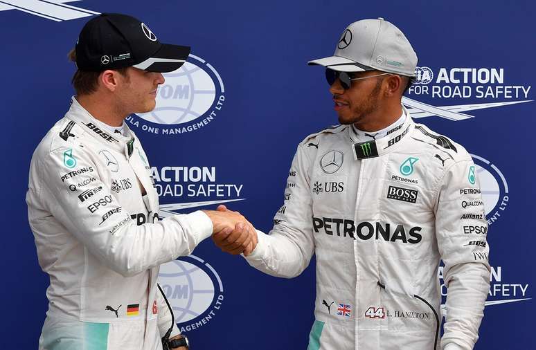 Lewis Hamilton retruca e d&aacute; &ldquo;alfinetada&rdquo; em Nico Rosberg