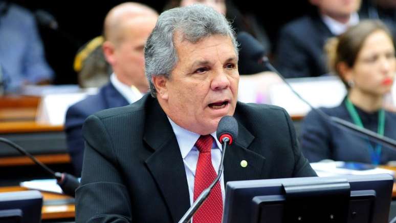 O ex-deputado Alberto Fraga (DEM) ajudou Aras a ganhar acesso ao Planalto