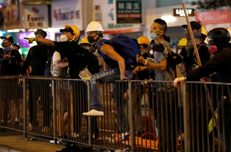 Manifestantes durante protesto em Hong Kong
05/08/2019
REUTERS/Kim Kyung-Hoon