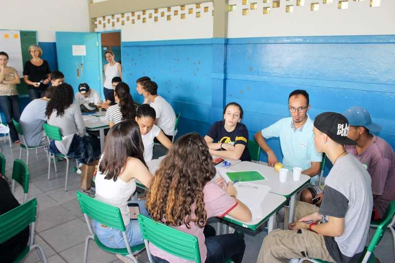 Emerson Ferreira em uma das ações da Reflexões da Liberdade em uma escola pública