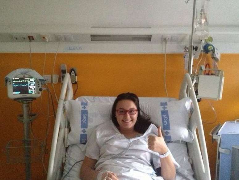 Luiza internada no hospital da Espanha, em dezembro de 2012, quando teve o AVC