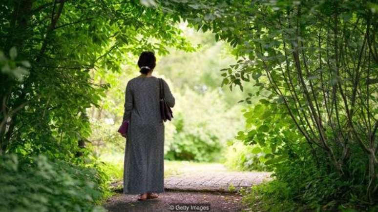 Pesquisa com mulheres na faixa dos setenta mostrou que os benef&iacute;cios paravam em 7.500 passos