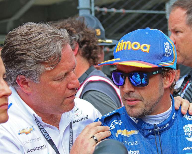 “A porta sempre estará aberta”, diz Brown sobre Alonso se juntar à McLaren na IndyCar