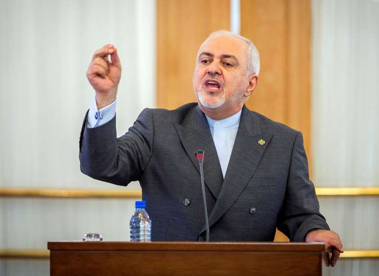 Ministro das Relações Exteriores do Irã, Mohammad Javad Zarif, durante entrevista coletiva em Teerã
05/08/2019 Nazanin Tabatabaee/WANA (West Asia News Agency) via REUTERS
