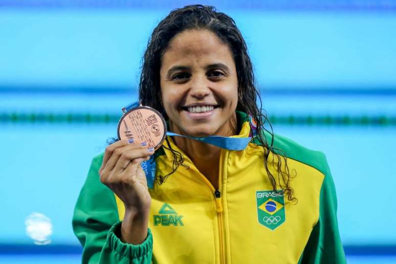 Etiene Medeiros foi bronze nos 100m costas (Abelardo Mendes Jr/rededoesporte.gov.br)