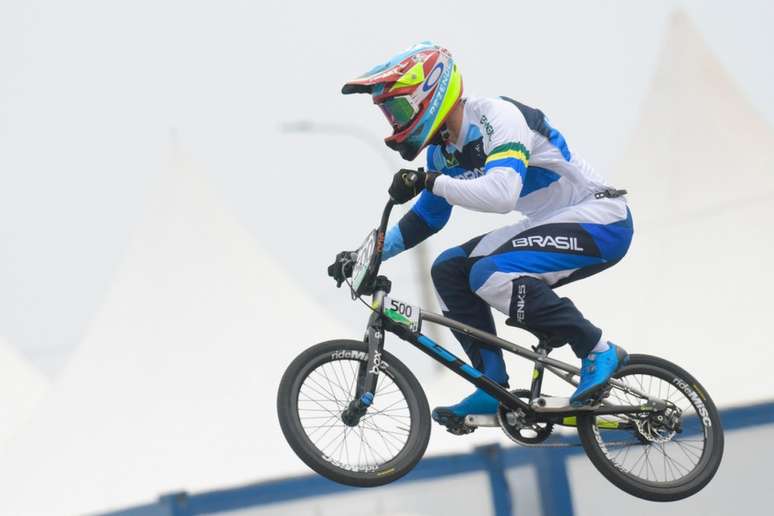 Anderson Ezequiel ficou com a prata no BMX no Pan de Lima (Foto: Wander Roberto/COB)