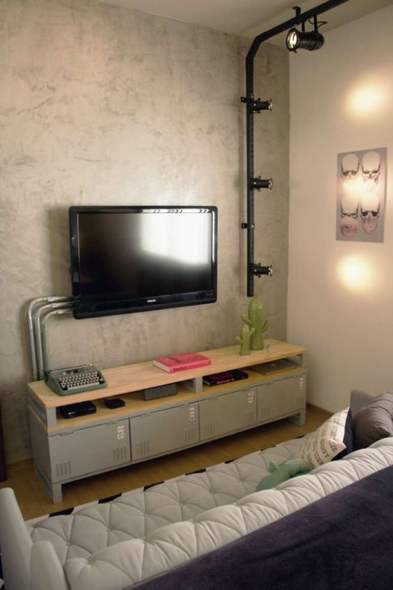 20. Os eletrodutos da instala&ccedil;&atilde;o el&eacute;trica s&atilde;o &oacute;timos para decora&ccedil;&otilde;es industriais. Foto: Macho Moda