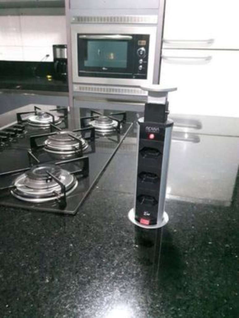 32. Usamos a eletricidade para tudo hoje em dia, por isso a instala&ccedil;&atilde;o el&eacute;trica &eacute; t&atilde;o importante. Foto: Aconox