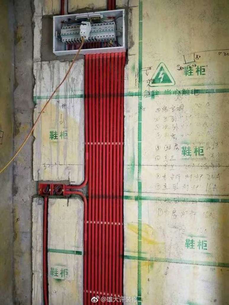 36. A instala&ccedil;&atilde;o el&eacute;trica deve prezar tamb&eacute;m pela estrutura da casa. Foto: Imgur