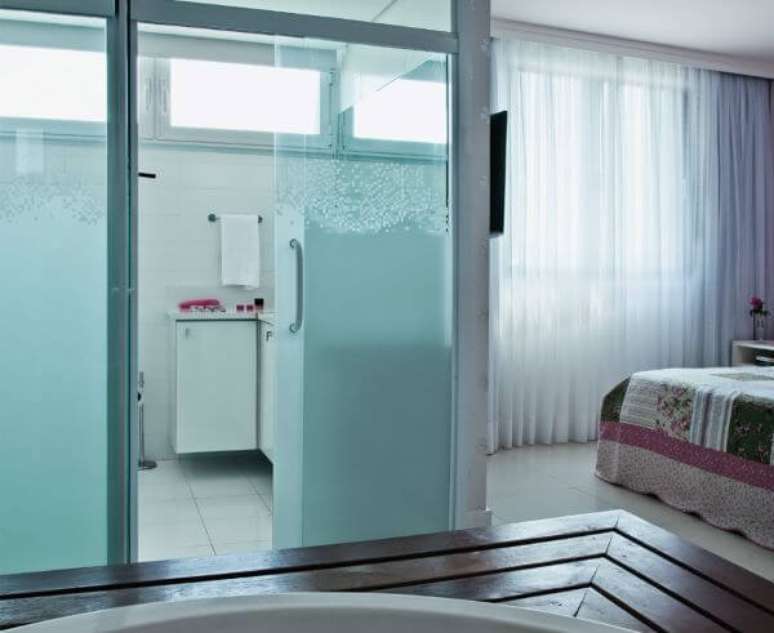48. A porta de vidro de correr para banheiro mais usada &eacute; a de vidro &ndash; Por: PS do Vidro