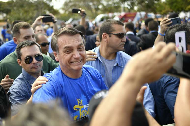 Bolsonaro participa da Marcha para Jesus realizada em Brasília (DF), neste sábado (10)