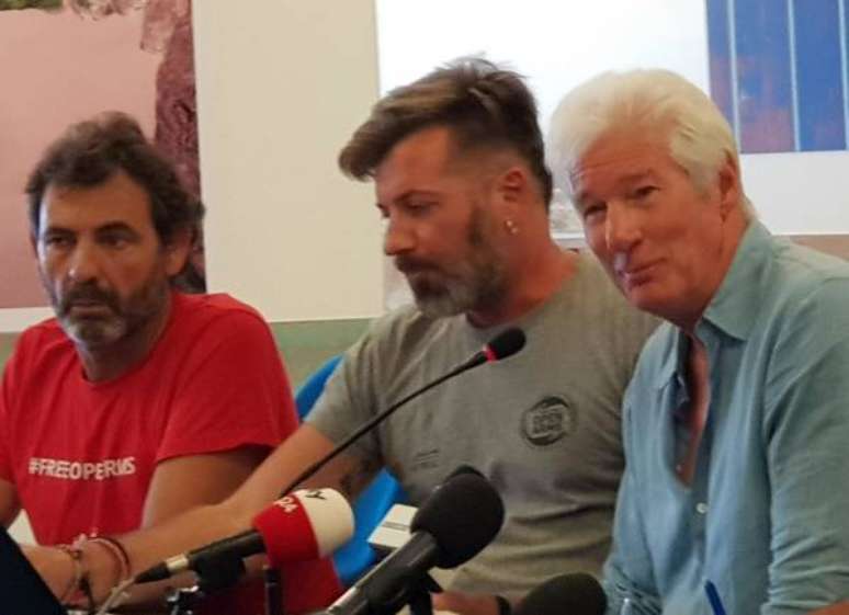 Richard Gere critica decreto de Salvini contra imigrantes