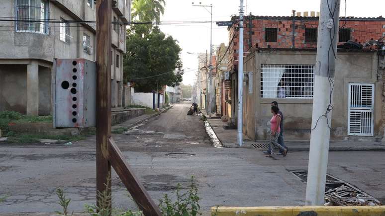 A realidade de Lechería contrasta com a da vizinha Puerto La Cruz, antigo centro de produção petrolífera e destino turístico, bastante atingida pela crise na Venezuela.