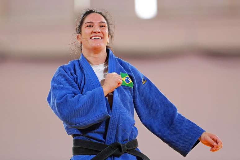 Brasileira Mayra Aguiar comemora ao conquistar a medalha de ouro após vencer Kaliema Antomarchi, de Cuba, pelo judô feminino 78kg dos Jogos Pan-Americanos Lima 2019, no Centro de Convenções de Lima, neste domingo (11)