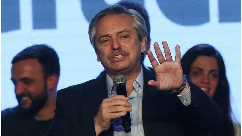 Candidato à Presidência, Alberto Fernández, que tem ex-presidente Cristina Kirchner como vice, teve 47,4% dos votos contra 32,3% da chapa de Macri