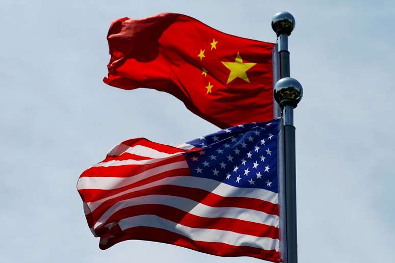 Bandeiras dos Estados Unidos e China antes de negociações em Xangai
30/07/2019
REUTERS/Aly Song