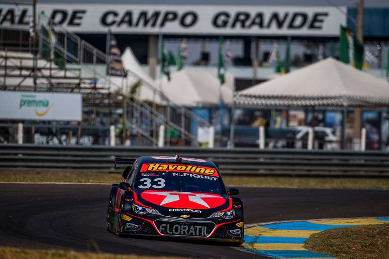 Nelsinho Piquet tem fim de semana difícil em Campo Grande