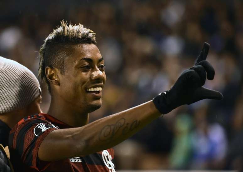 Bruno Henrique acumula 15 gols em 35 partidas nesta temporada (Foto: RODRIGO BUENDIA / AFP)