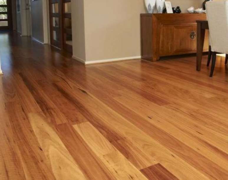 19. O piso com sinteco merece alguns cuidados espec&iacute;ficos. Foto: Informando