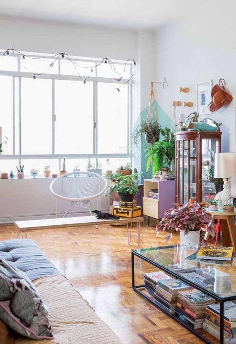 48. O ideal &eacute; optar por sinteco de menos brilho para c&ocirc;modos grandes. Foto: Decor F&aacute;cil