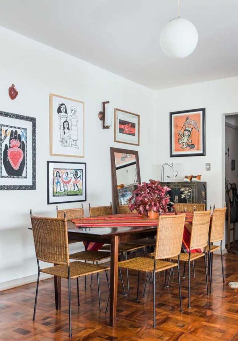 36.&nbsp;A madeira escura tamb&eacute;m ganha brilho com o sinteco. Foto: Decor F&aacute;cil