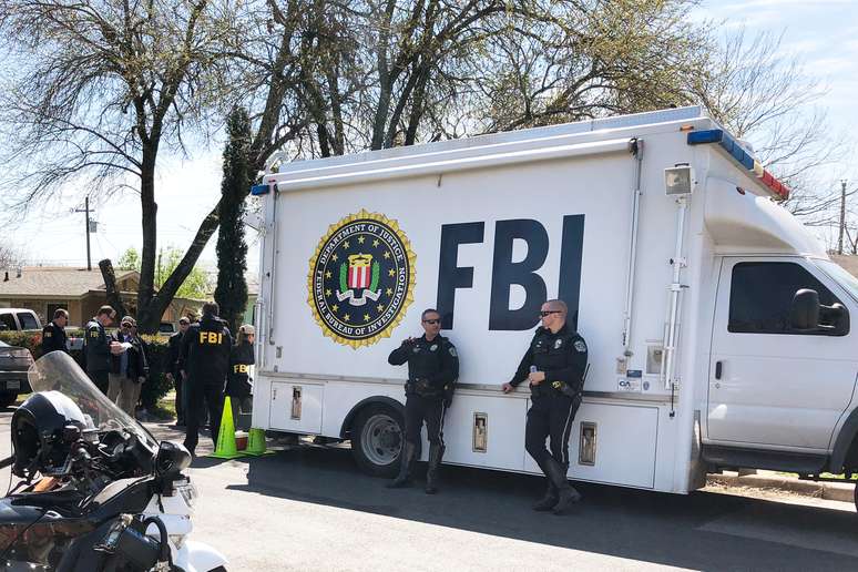 Agentes do FBI em Austin, no Estado norte-americano do Texas
13/03/2018 REUTERS/Jon Herskovitz 