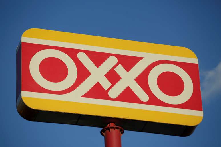 Logotipo da Oxxo, marca de lojas de conveni&ecirc;ncia da Femsa, em Monterrey, M&eacute;xico 
26/08/2018
REUTERS/Daniel Becerril