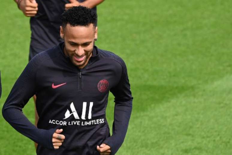Neymar durante treinamento com o PSG (Foto: DOMINIQUE FAGET / AFP)
