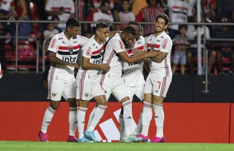 Vitória contra o Santos era tratada como essencial no São Paulo (Foto: Rubens Chiri/saopaulofc.net)