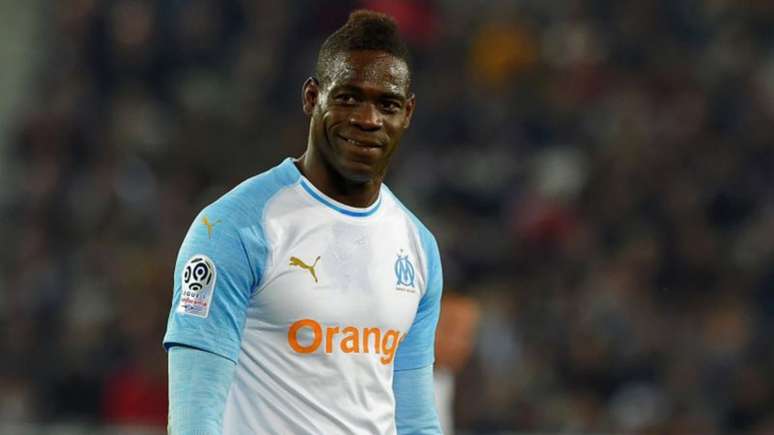 Na última temporada, Balotelli vestiu a camisa do Olympique de Marseille: marcou 8 gols em 15 jogos (Foto: AFP)