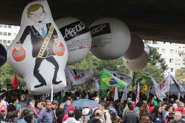Estudantes protestaram em todo o Brasil contra os cortes orçamentários do goveno Bolsonaro