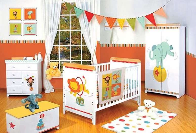 27. Tapete emborrachado de bolinha para quarto infantil. Fonte: Pinterest