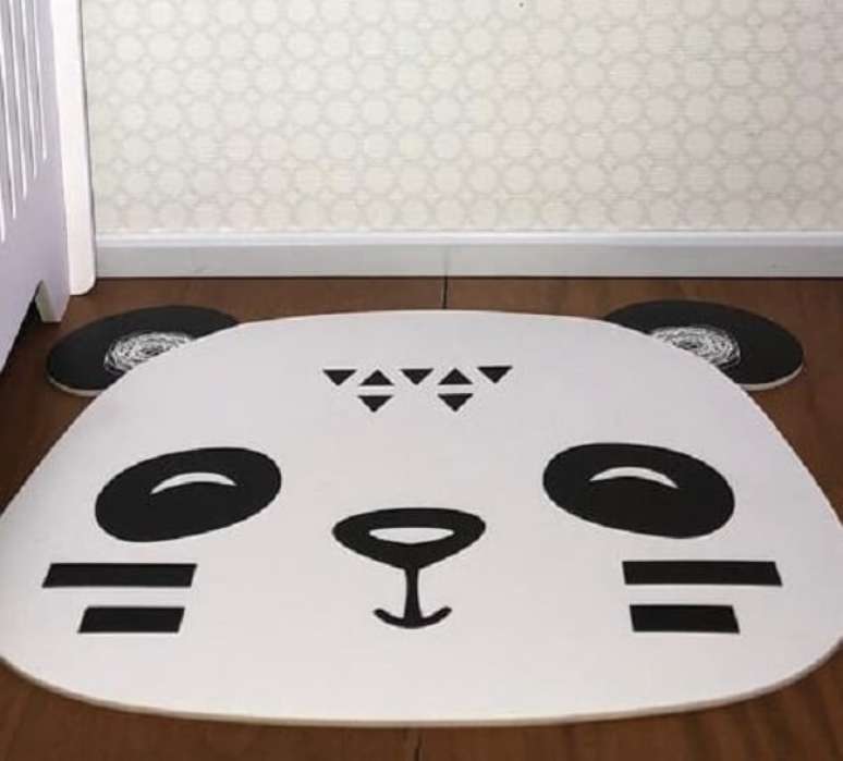 42. Tapete para quarto de bebê com desenho de panda. Fonte: Pinterest