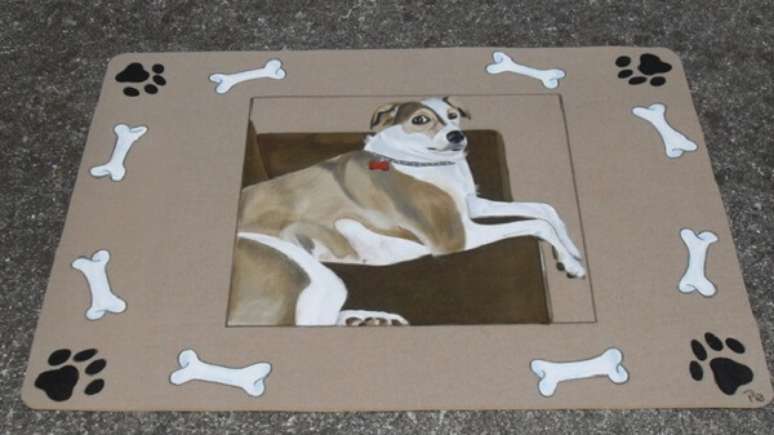 51. Tapete pintado com desenho de cachorro. Fonte: Pinterest