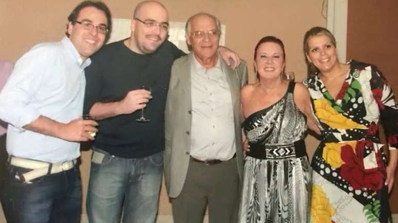 Saint-Clair Diniz, Bruno Souto, Saint-Clair Martins, Elizabeth e Raquel Souto: 'N&atilde;o conseguia acreditar naquilo. Dali at&eacute; o enterro, n&atilde;o lembro de mais nada', diz Elizabeth sobre o momento em que recebeu a not&iacute;cia