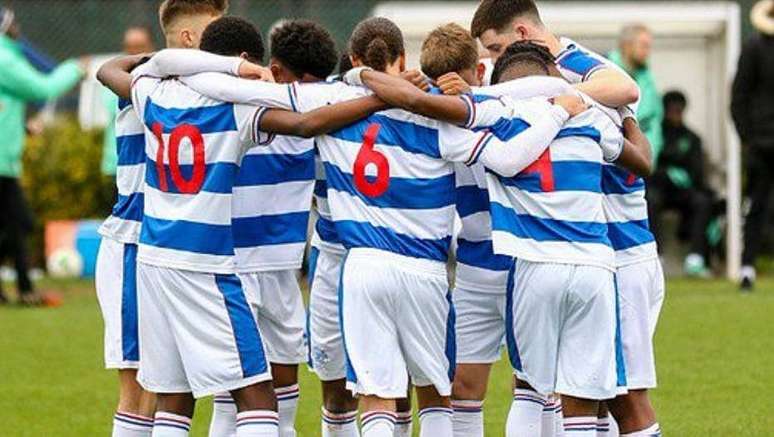 Jogadores da Equipe sub-18 do Queens Park Rangers foram alvo de rivais em partida com o AD Nervión FC