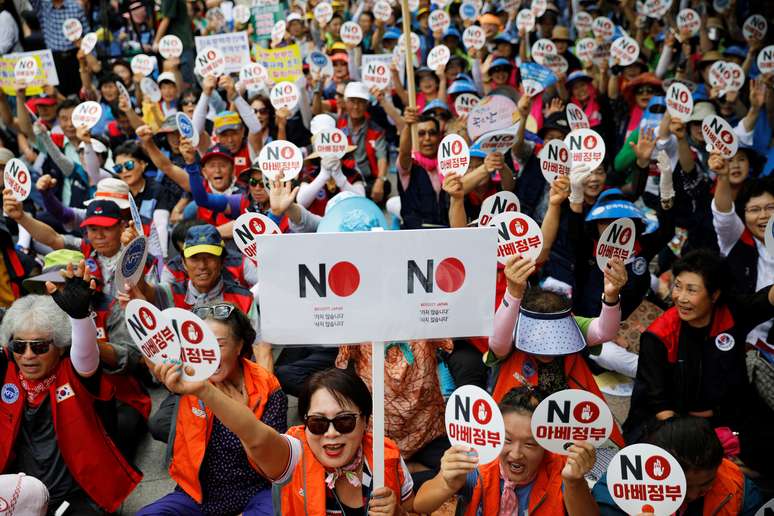 Manifestantes fazem protesto contrário ao Japão em Seul
13/08/2019 REUTERS/Kim Hong-Ji 