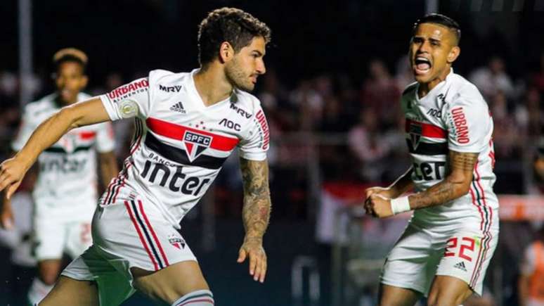 Alexandre Pato marcou dois contra o Santos e aumentou os números do ataque tricolor (Foto: Reprodução/Twitter)