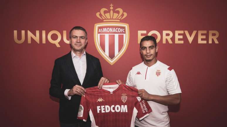 Ben Yedder já posou com a camisa do Monaco (Foto: Divulgação)