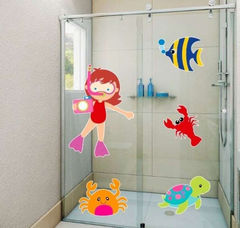 4. Adesivo para box de banheiro com temática infantil. Fonte: Pinterest