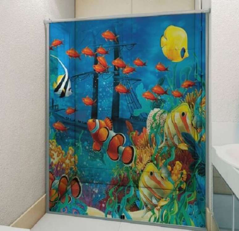 9. Adesivo para box de banheiro funda do mar. Fonte: Pinterest