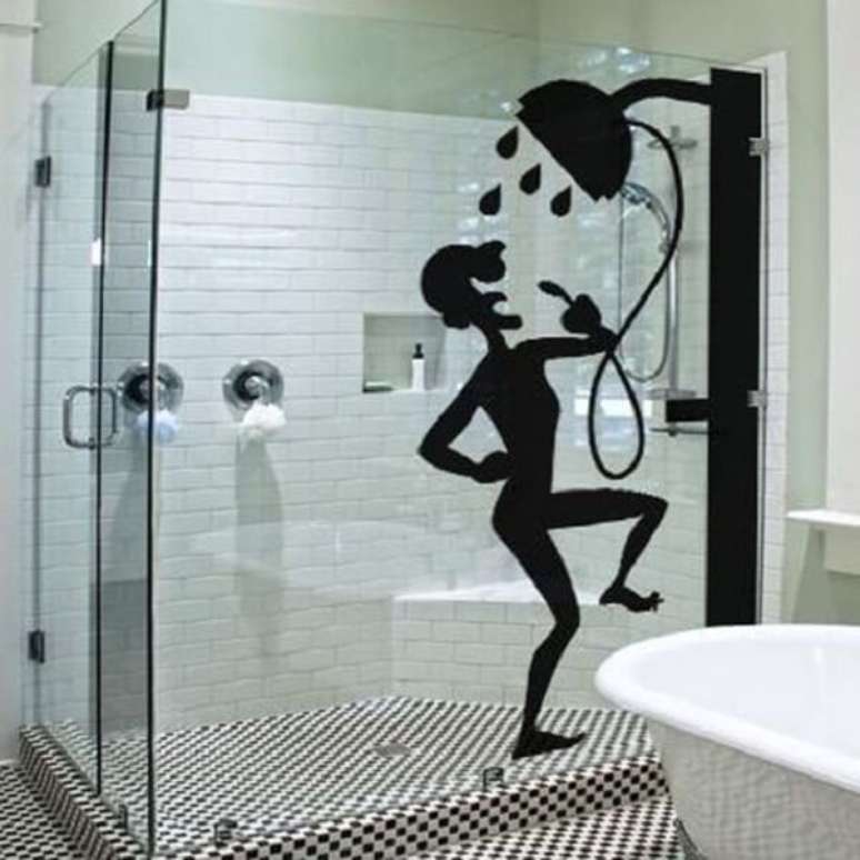 61. Modelo de adesivo para box de banheiro divertido. Fonte: Pinterest