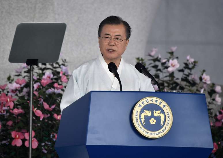 Presidente da Coreia do Sul discursa em cerimônia para marcar o 74º aniversário da liberação coreana do domínio japonês, em Cheonan
15/08/2019 Jung Yeon-je/Pool via REUTERS 